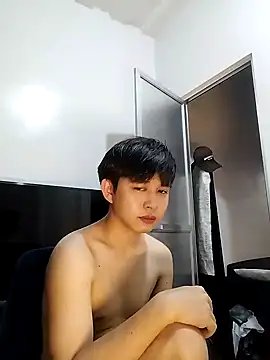 Snapshot of alfonsoasiancutie chatting on 01/01/25, 08:56 alfonsoasiancutie online show from 01/01/25, 08:56