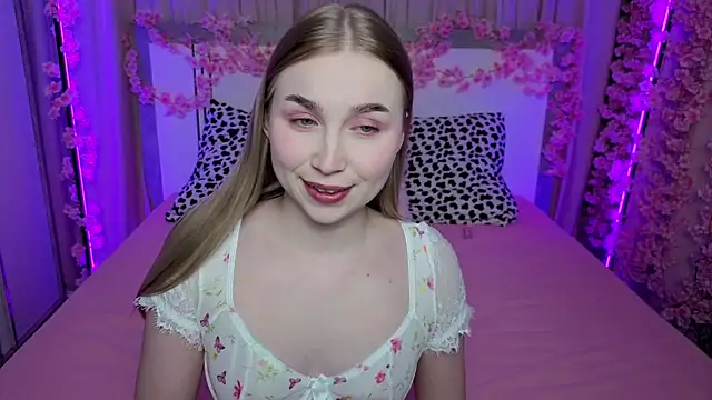LilyStarlight online show from 04/18/26, 03:54
