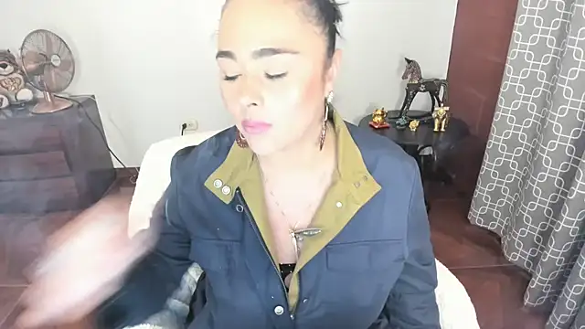 Snapshot of lusciousxxx chatting on 05/24/26, 07:08 lusciousxxx online show from 05/24/26, 07:08