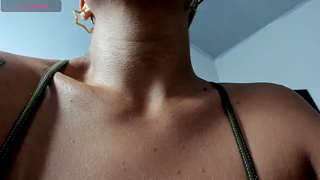 Snapshot of MaiaPetitte_ chatting on 01/16/25, 10:12 MaiaPetitte online show from 01/16/25, 10:12