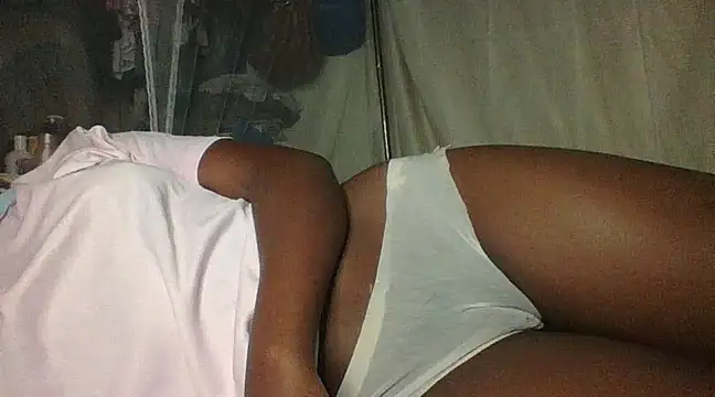 Snapshot of FatAss_baby chatting on 02/05/25, 02:29 FatAss baby online show from 02/05/25, 02:29