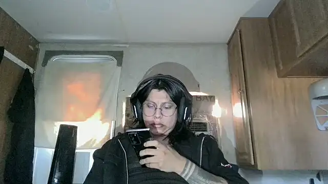 Snapshot of jceodo100 chatting on 10/30/25, 04:52 jceodo100 online show from 10/30/25, 04:52