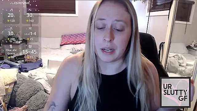 Snapshot of ursluttygf chatting on 12/22/24, 03:11 ursluttygf online show from 12/22/24, 03:11