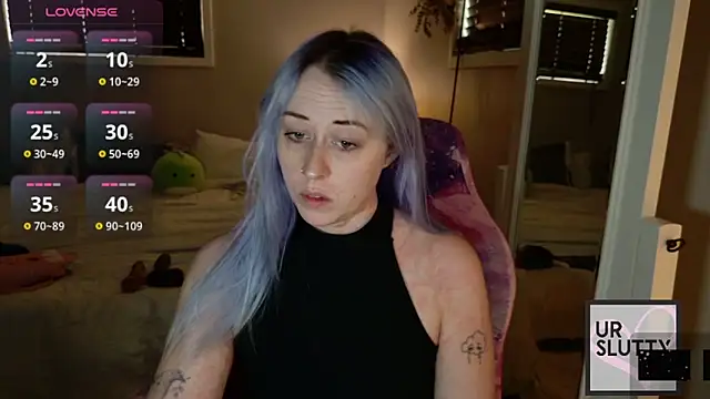 Snapshot of ursluttygf chatting on 05/19/26, 03:18 ursluttygf online show from 05/19/26, 03:18