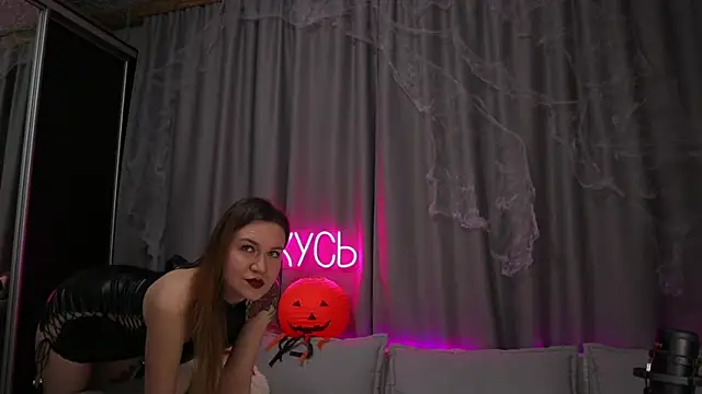 Snapshot of _LadyMargo_ chatting on 10/27/25, 11:41 LadyMargo online show from 10/27/25, 11:41