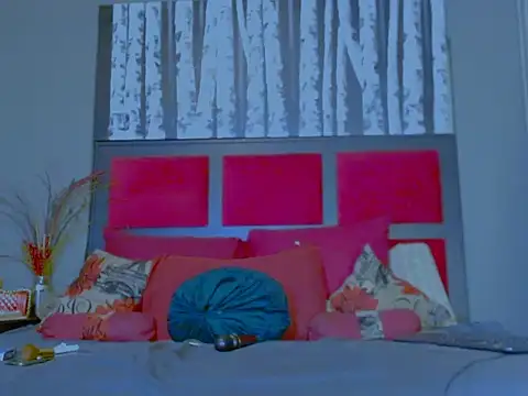 MissParis26 online show from 10/12/25, 09:14