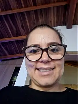 Snapshot of MariaPau_83 chatting on 06/14/26, 01:24 MariaPau 83 online show from 06/14/26, 01:24