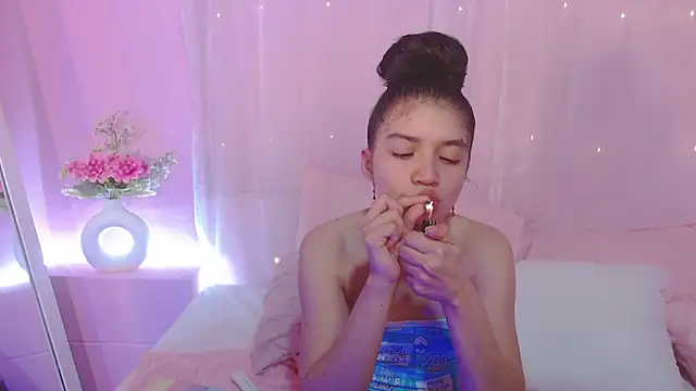 Snapshot of Sweetcristin chatting on 05/22/26, 01:35 Sweetcristin online show from 05/22/26, 01:35