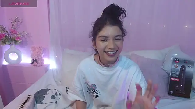 Snapshot of Sweetcristin chatting on 06/19/26, 02:27 Sweetcristin online show from 06/19/26, 02:27