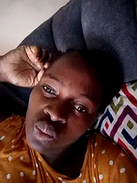 Snapshot of _cutemelania chatting on 12/29/24, 01:06  cutemelania online show from 12/29/24, 01:06