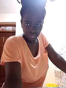 Snapshot of _cutemelania chatting on 02/03/25, 12:14  cutemelania online show from 02/03/25, 12:14