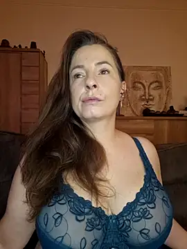 cristalines online show from 09/22/25, 05:04