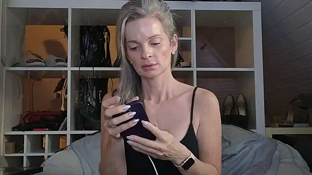Snapshot of Sabdeluxe chatting on 05/29/26, 03:37 Sabdeluxe online show from 05/29/26, 03:37