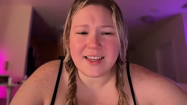 PiggyRose online show from 06/15/26, 01:52