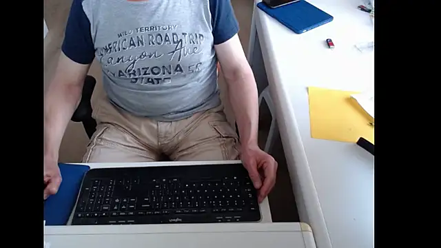 Snapshot of dutchpornking chatting on 05/26/26, 06:09 dutchpornking online show from 05/26/26, 06:09