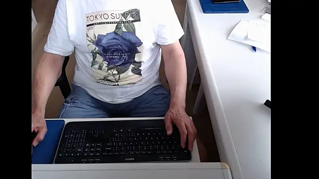 Snapshot of dutchpornking chatting on 06/05/26, 06:52 dutchpornking online show from 06/05/26, 06:52