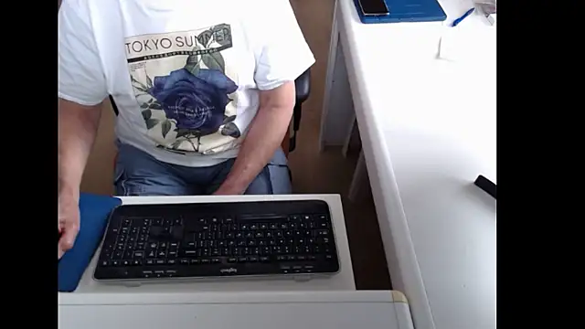Snapshot of dutchpornking chatting on 06/06/26, 06:29 dutchpornking online show from 06/06/26, 06:29