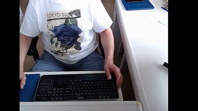 Snapshot of dutchpornking chatting on 06/08/26, 06:36 dutchpornking online show from 06/08/26, 06:36