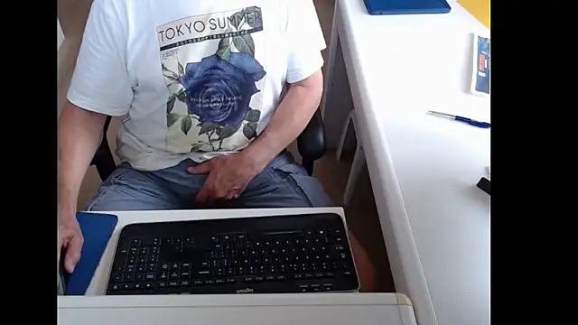 Snapshot of dutchpornking chatting on 06/27/26, 06:18 dutchpornking online show from 06/27/26, 06:18
