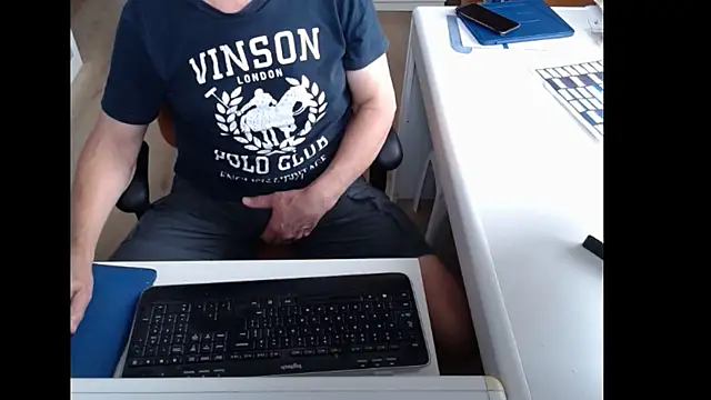 Snapshot of dutchpornking chatting on 06/29/26, 05:57 dutchpornking online show from 06/29/26, 05:57