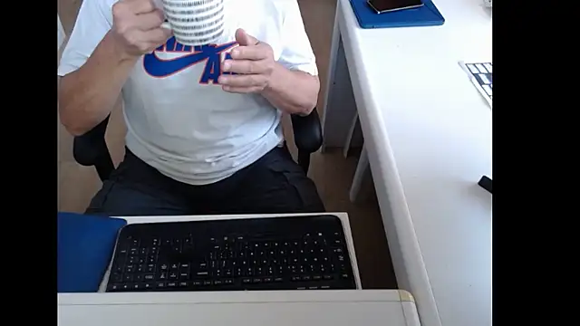 Snapshot of dutchpornking chatting on 07/03/26, 06:20 dutchpornking online show from 07/03/26, 06:20