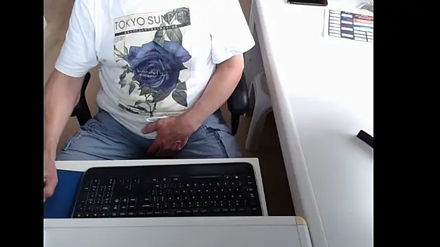 Snapshot of dutchpornking chatting on 07/08/26, 06:40 dutchpornking online show from 07/08/26, 06:40