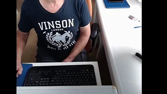 Snapshot of dutchpornking chatting on 07/18/26, 06:39 dutchpornking online show from 07/18/26, 06:39