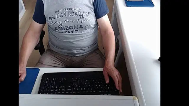 Snapshot of dutchpornking chatting on 07/26/26, 06:43 dutchpornking online show from 07/26/26, 06:43