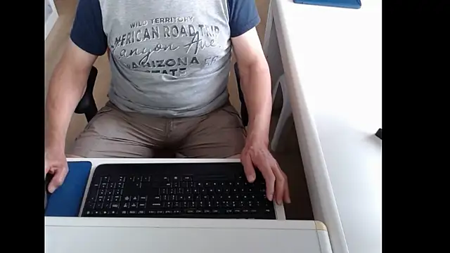 Snapshot of dutchpornking chatting on 07/27/26, 06:09 dutchpornking online show from 07/27/26, 06:09