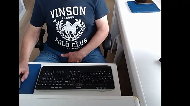 Snapshot of dutchpornking chatting on 08/01/26, 06:23 dutchpornking online show from 08/01/26, 06:23