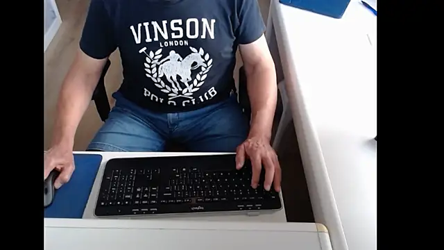 Snapshot of dutchpornking chatting on 08/04/26, 06:05 dutchpornking online show from 08/04/26, 06:05