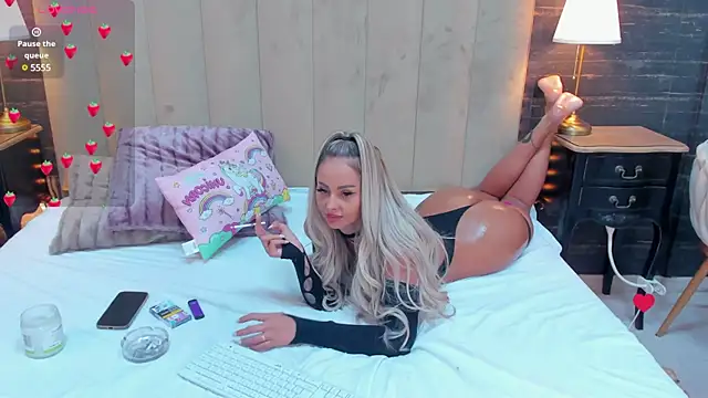 Snapshot of MelanieLexxx chatting on 12/13/24, 08:26 MelanieLexxx online show from 12/13/24, 08:26