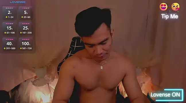 Snapshot of 000batman000 chatting on 12/07/24, 02:31 000batman000 online show from 12/07/24, 02:31