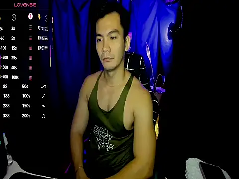 Snapshot of 000batman000 chatting on 02/14/26, 01:24 000batman000 online show from 02/14/26, 01:24