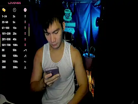 Snapshot of 000batman000 chatting on 02/18/26, 02:51 000batman000 online show from 02/18/26, 02:51