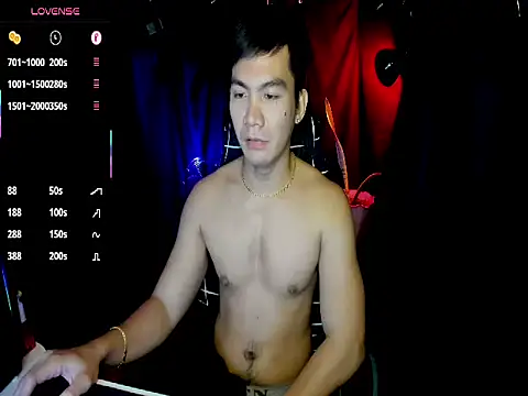 Snapshot of 000batman000 chatting on 03/02/26, 11:28 000batman000 online show from 03/02/26, 11:28