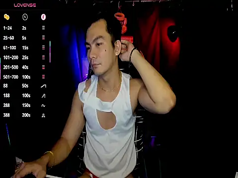 Snapshot of 000batman000 chatting on 03/04/26, 02:23 000batman000 online show from 03/04/26, 02:23