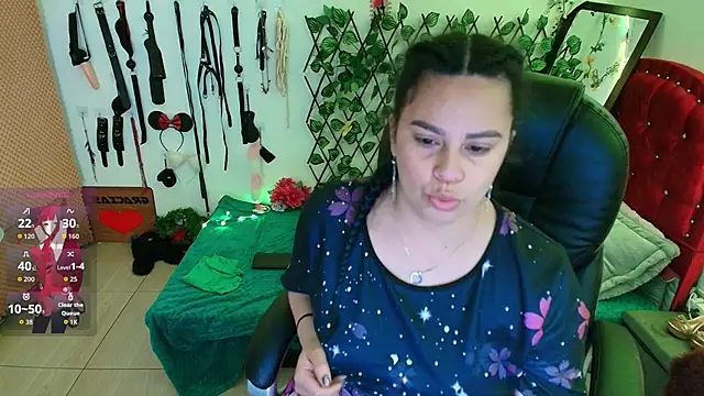 Snapshot of elektra_32 chatting on 09/23/25, 03:31 elektra 32 online show from 09/23/25, 03:31