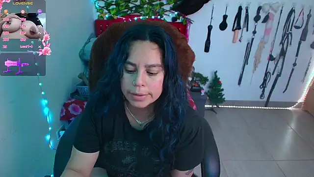 Snapshot of elektra_32 chatting on 02/21/26, 01:56 elektra 32 online show from 02/21/26, 01:56