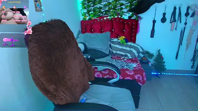 Snapshot of elektra_32 chatting on 02/27/26, 02:22 elektra 32 online show from 02/27/26, 02:22