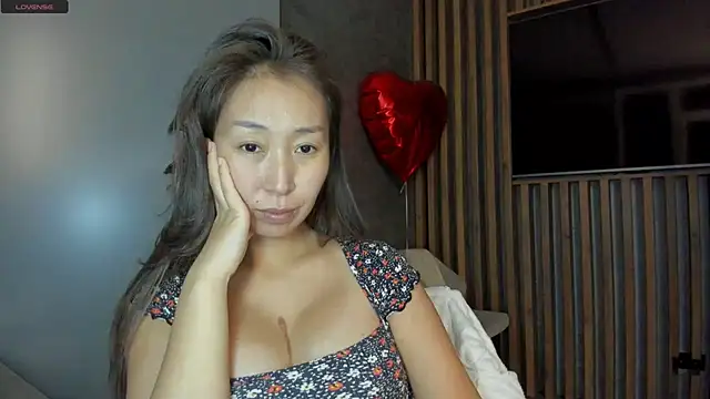 Snapshot of Kimmy_sunn chatting on 03/22/26, 05:49 Kimmy sunn online show from 03/22/26, 05:49