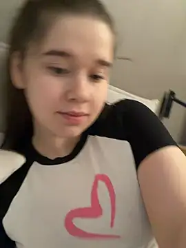HornyGirlH online show from 04/26/26, 03:15