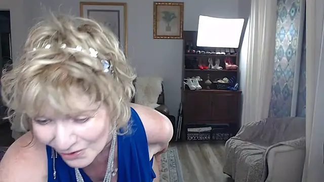 SindeeDix online show from 09/18/25, 02:52