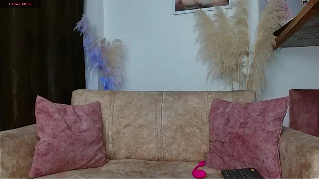 Snapshot of veronica_villalba chatting on 02/18/26, 12:39 veronica villalba online show from 02/18/26, 12:39