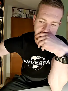 Snapshot of Playbunniboy chatting on 12/05/24, 03:17 Playbunniboy online show from 12/05/24, 03:17