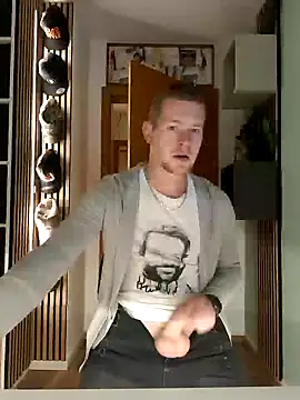 Snapshot of Playbunniboy chatting on 12/19/24, 05:08 Playbunniboy online show from 12/19/24, 05:08