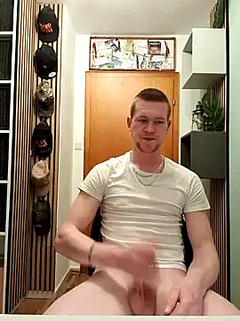 Snapshot of Playbunniboy chatting on 01/28/25, 07:32 Playbunniboy online show from 01/28/25, 07:32