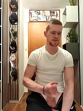 Snapshot of Playbunniboy chatting on 02/10/25, 05:52 Playbunniboy online show from 02/10/25, 05:52