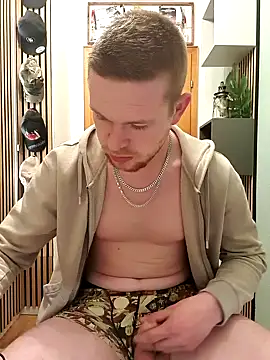 Snapshot of Playbunniboy chatting on 02/13/25, 09:17 Playbunniboy online show from 02/13/25, 09:17