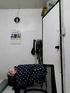 MissKitty31 online show from 01/22/25, 02:04